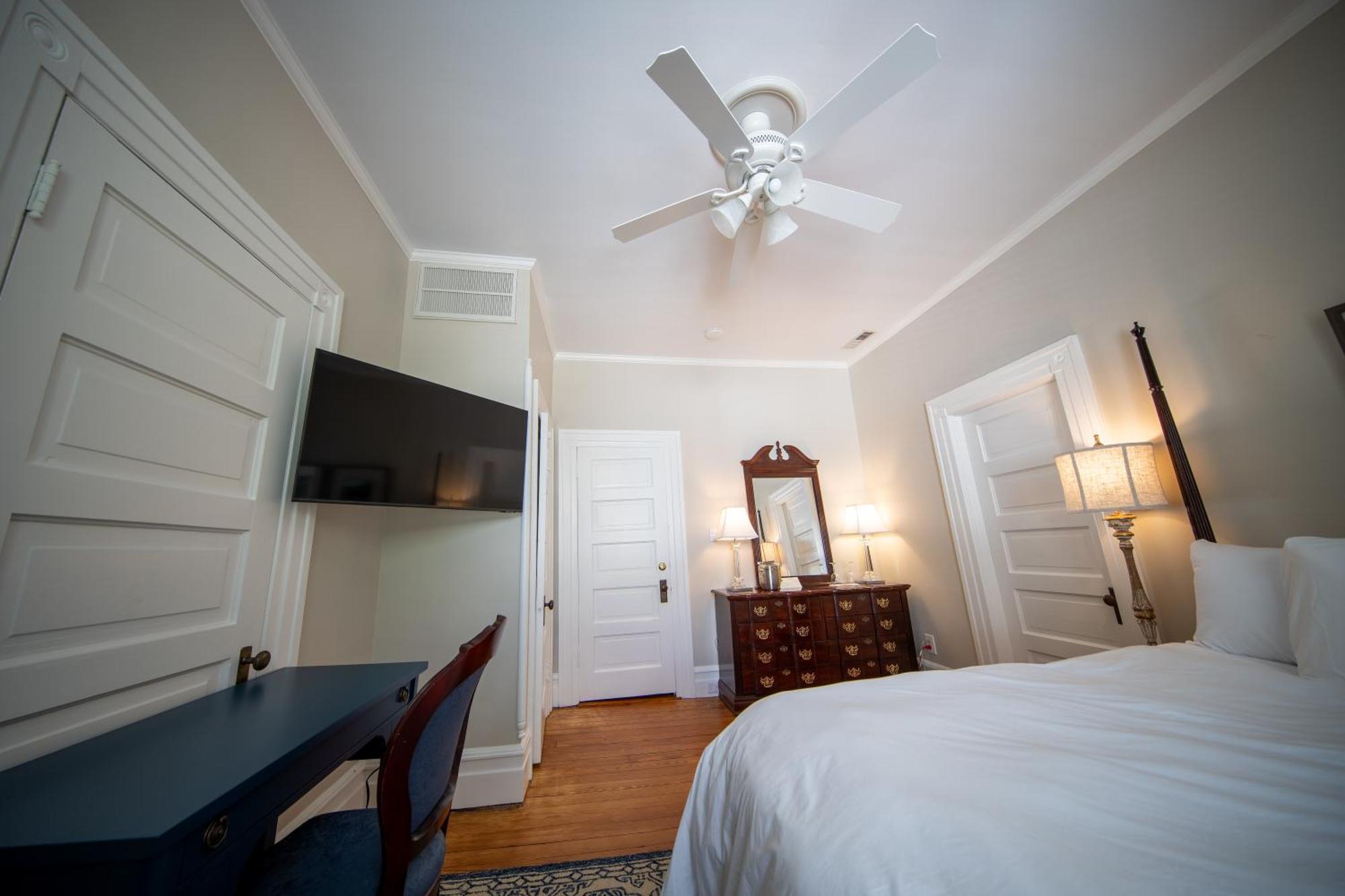 The Edenton Collection-Captain'S Quarters Inn Room photo